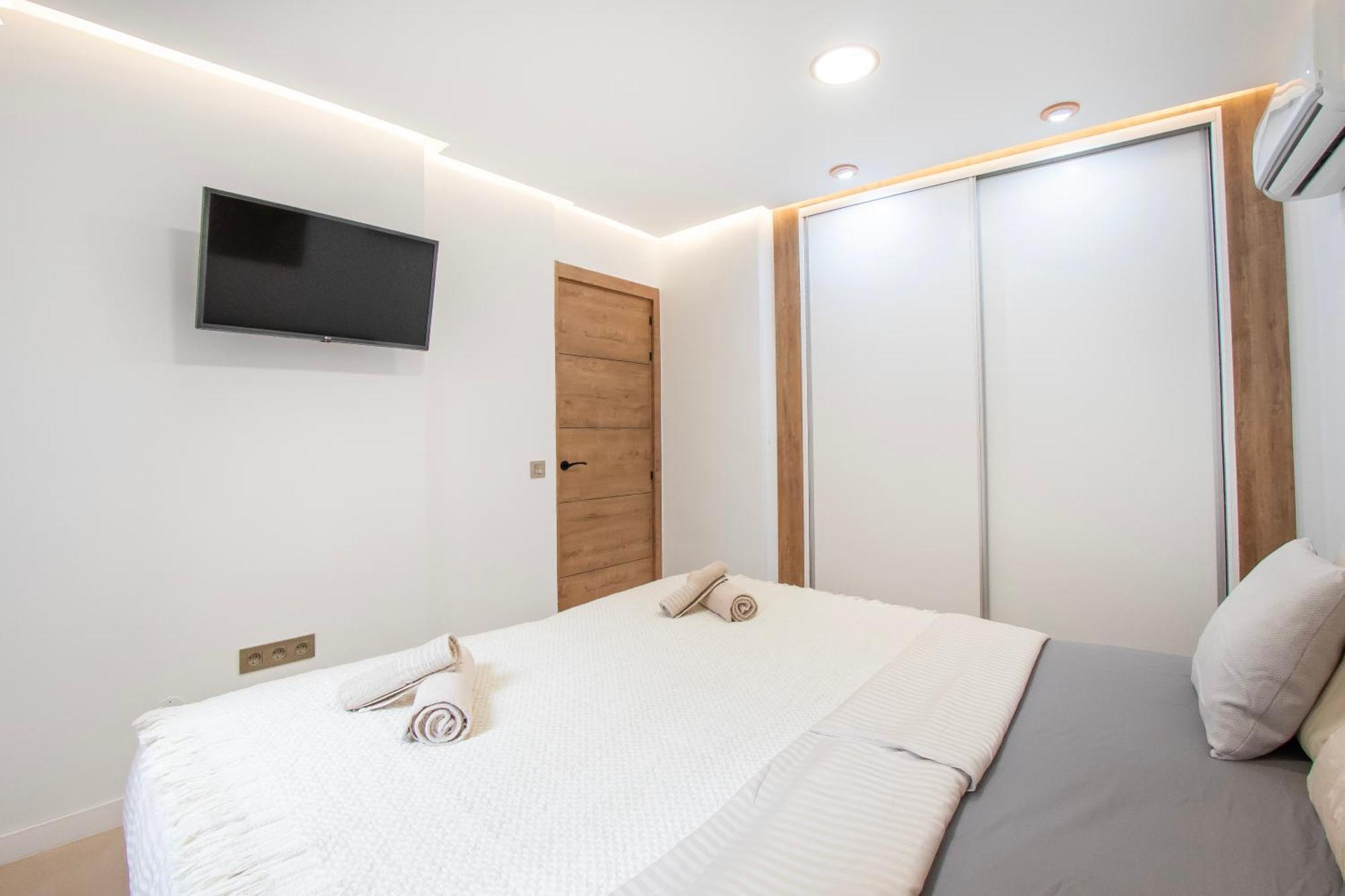 Newly Renovated, Luxurious Apartment With A Heated Pool, 259 圣米格尔德阿沃纳 外观 照片